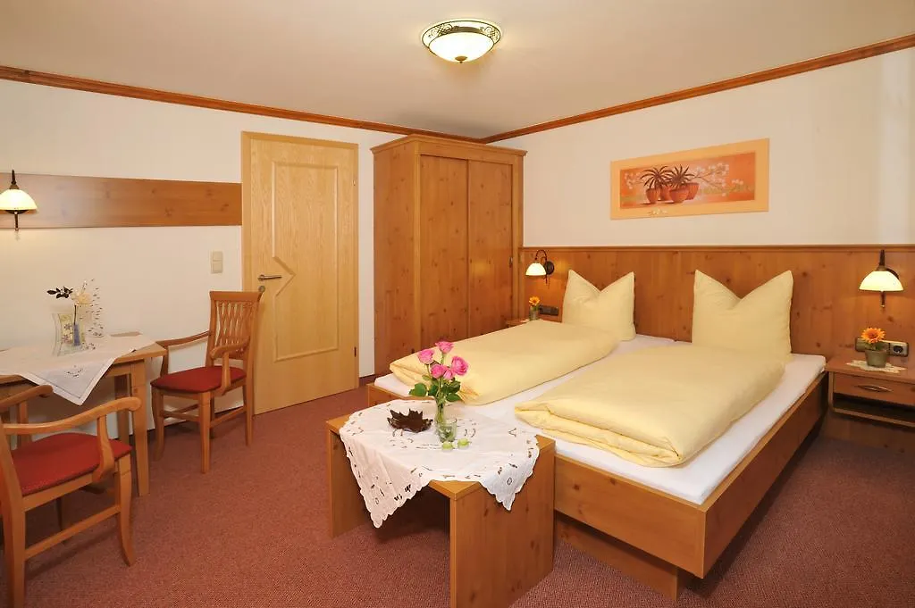 Pension Breitenlohner Reit im Winkl 3*,