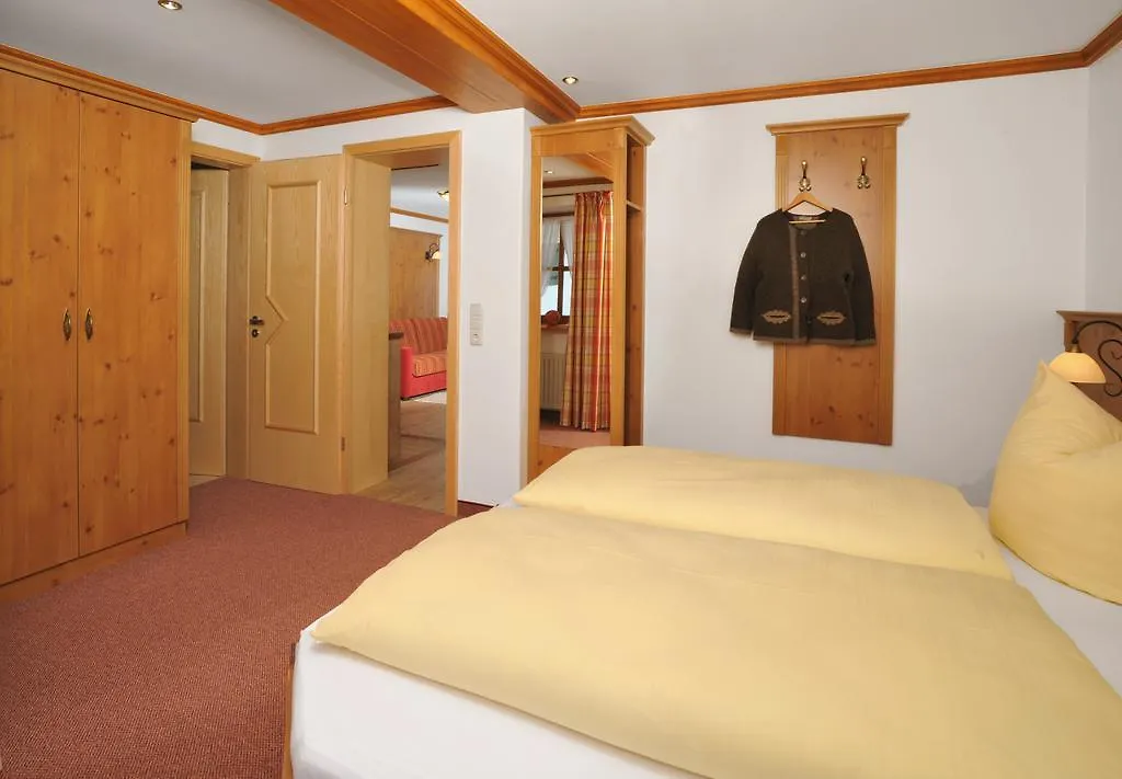 Pension Breitenlohner Reit im Winkl 3*,